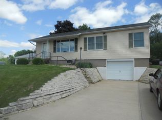 307 6th St, Coralville, IA 52241