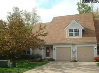 7688 Creekwood Dr #D13, North Royalton, OH 44133