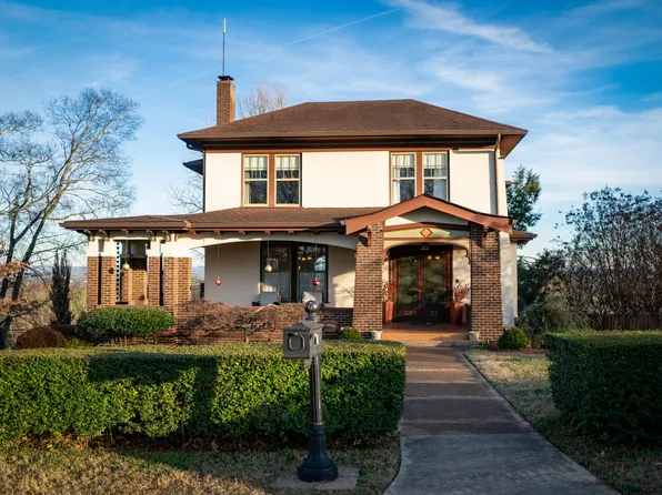 3246 S Crest Pl, Chattanooga, TN 37404