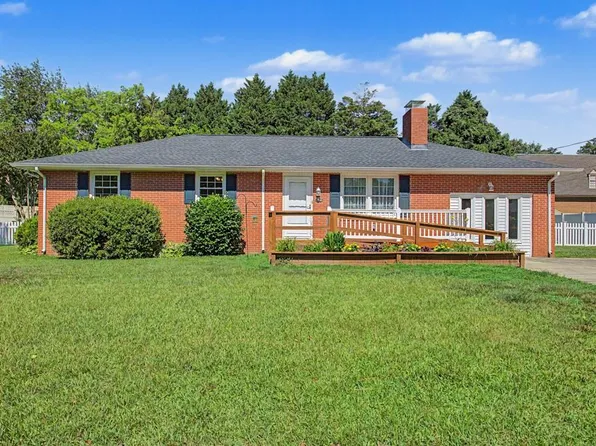 106 Crandol Dr, Yorktown, VA 23693