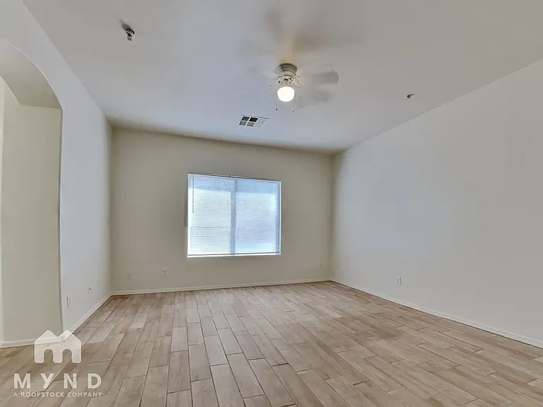 9303 W Raymond St — Photo 10