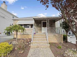 16 Broadway, Bayonne, NJ 07002
