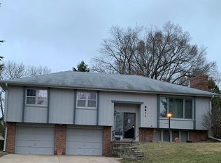 5611 Fillmore St, Omaha, NE 68152