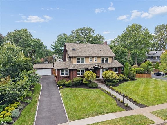 2nd image of 578 Ridgewood Ave