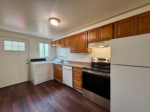 3rd image of 1363 S Coffman St #D