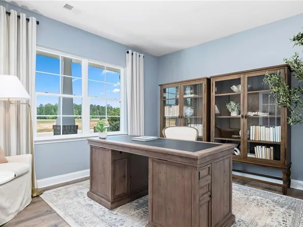 102 Hemment Dr, Jamestown, NC 27282