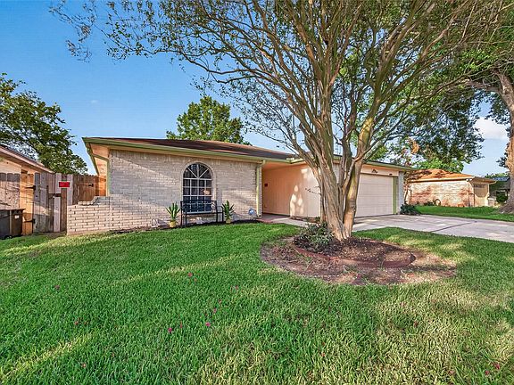 2nd image of 2515 Quiver Ln