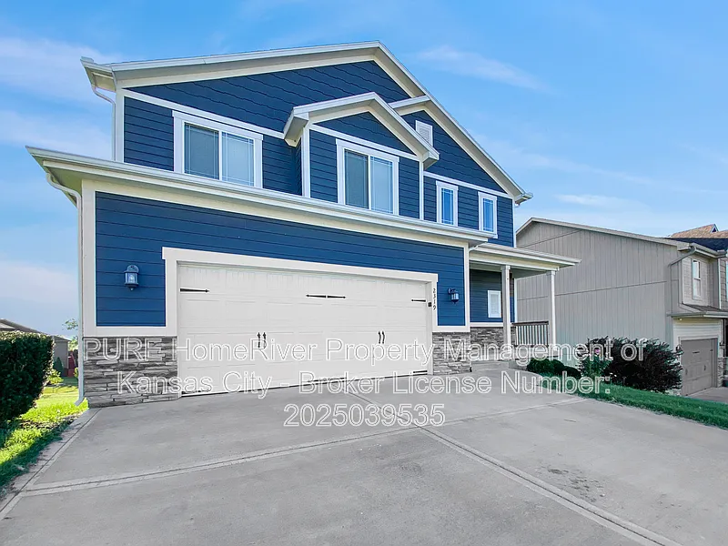 4 bed, 2.5 bath, 1900 sqft, $2,450 — Photo 2
