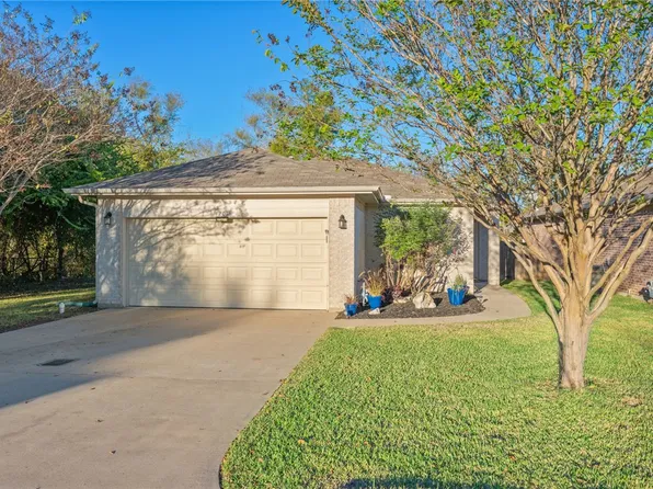 4201 Whispering Creek Dr, College Station, TX 77845