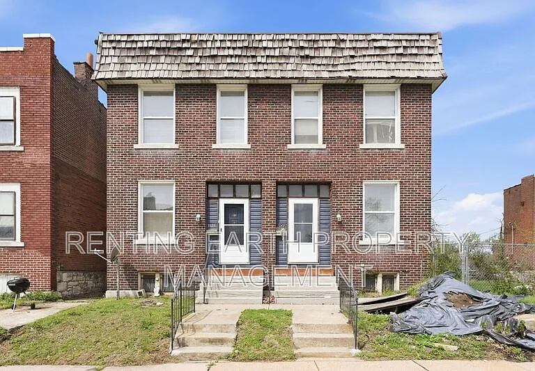 3127 Clay Ave — Photo 2