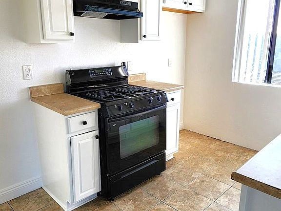 4th image of 3924 W 113th St APT 12