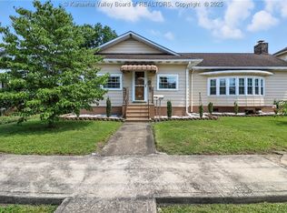 208 18th St, Dunbar, WV 25064