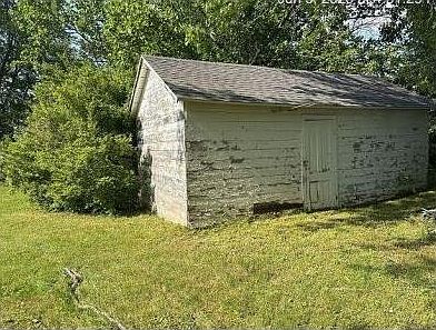 5th image of 220 N Van Buren St