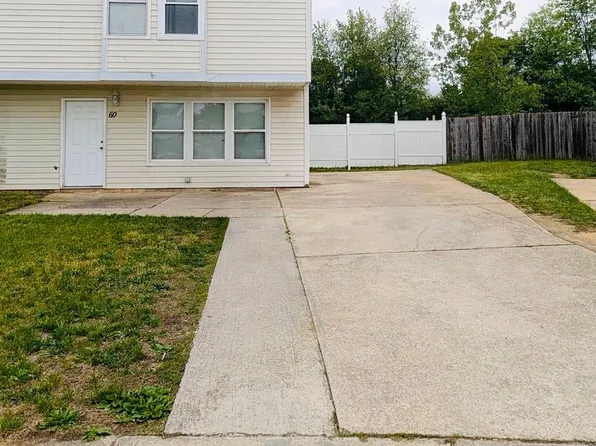 60 Farmhouse Rd, Sicklerville, NJ 08081