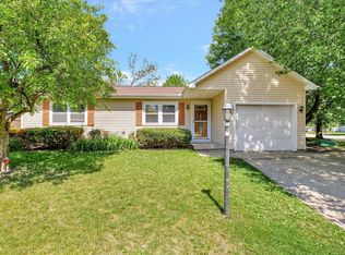 1820 Scottsdale Dr, Champaign, IL 61821