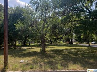 900 Johnson St, Lockhart, TX 78644