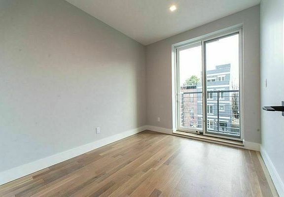 4th image of 743 Lafayette Ave #2R