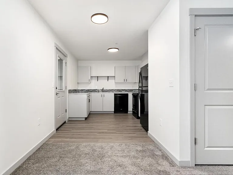 110 SW 7th St — Photo 4