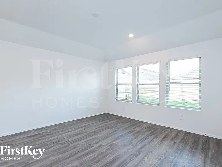 18442 Summit Ranch Dr — Photo 4