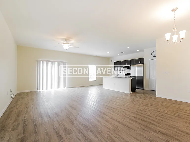 3202 NE 14th Pl — Photo 8