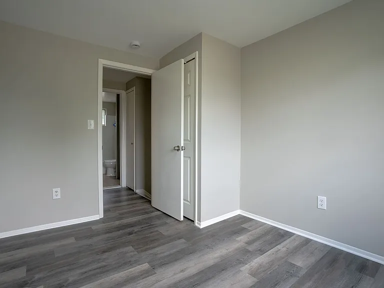 15841 Dort St — Photo 18
