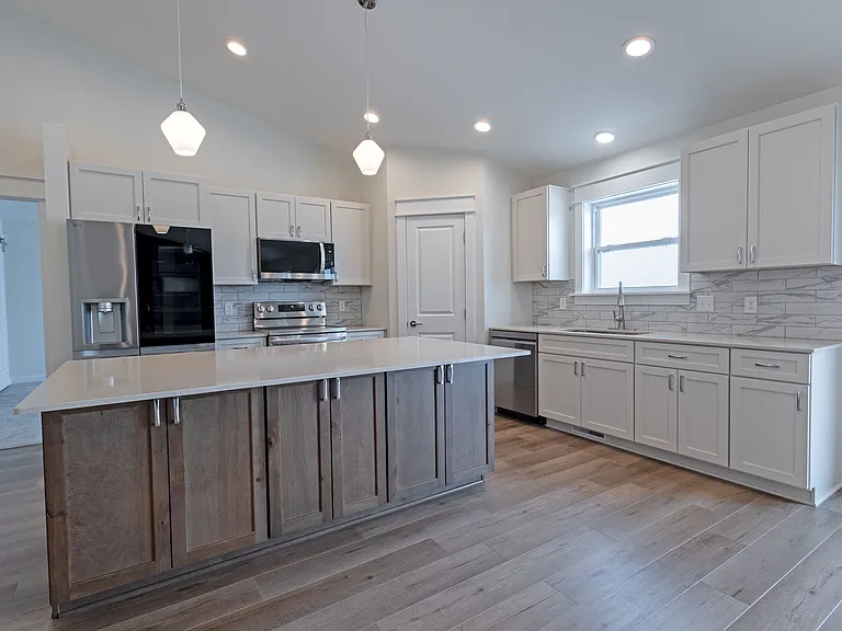13636 Redwood Way NW — Photo 11
