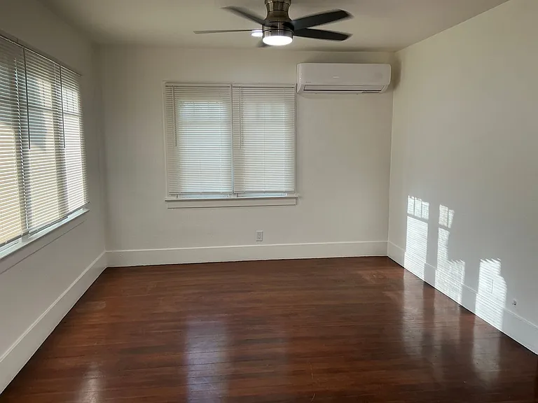 233 E La Veta 492 S — Photo 4