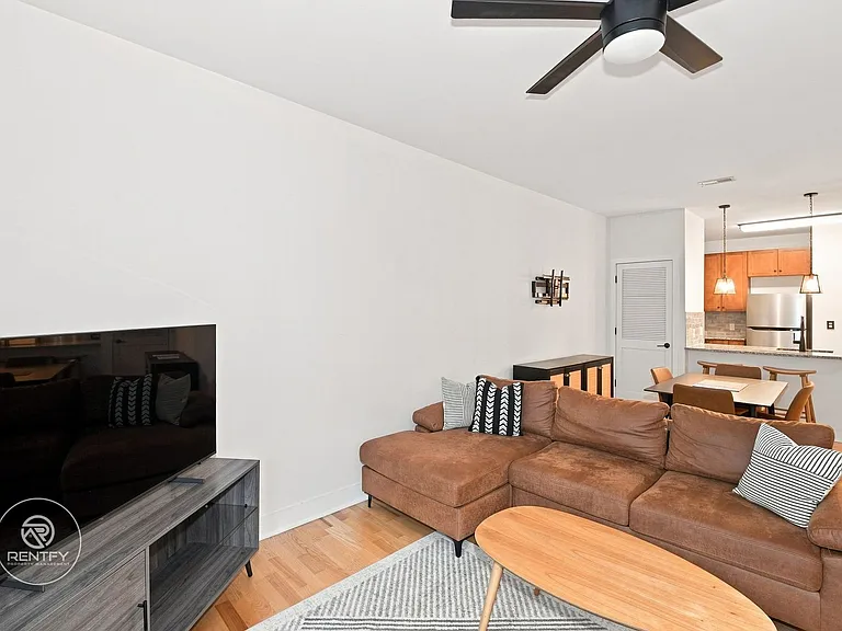 630 Calvert St #311 — Photo 8