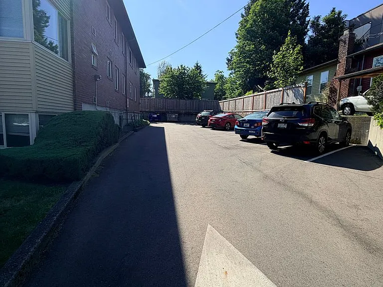 4203 & 4205 Evanston Ave N — Photo 22