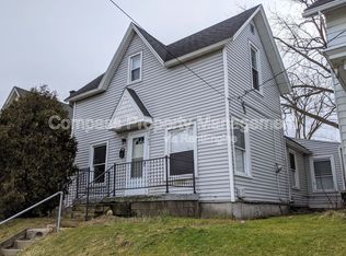 142 Page St NE, Grand Rapids, MI 49505
