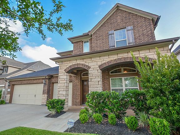 2nd image of 26610 Danbridge Hills Ln