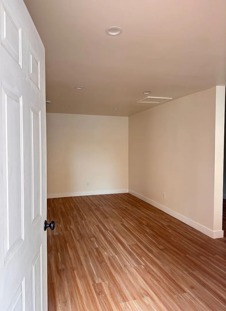 1060 McFarland Avenue, Wilmington CA 90744 — Photo 2