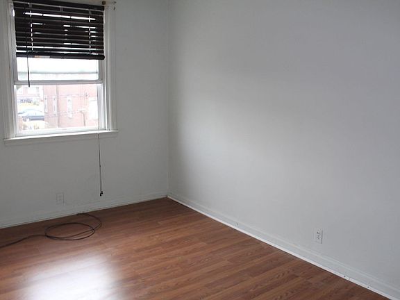 2 second bedroom 