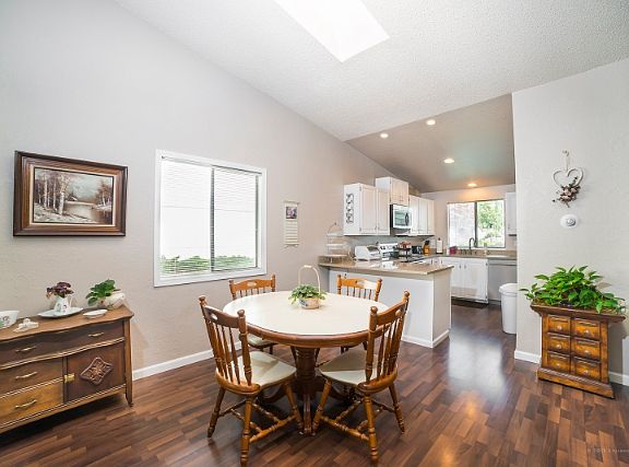 4th image of 8405 55th Ave NE APT 3
