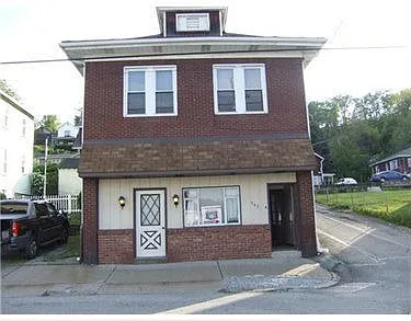943 Meadow Ave photo 1