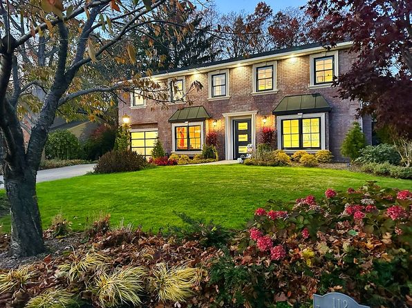 112 Twin Oaks Dr