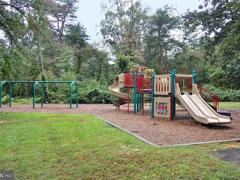 1197 Meadow Green Ln — Photo 66