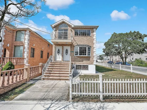 12419 152nd Ave, South Ozone Park, NY 11420