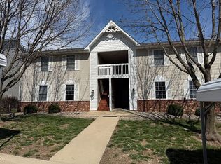 705 4th St APT A, Highland, IL 62249