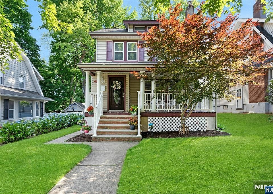 1st image of 181 Selvage Ave