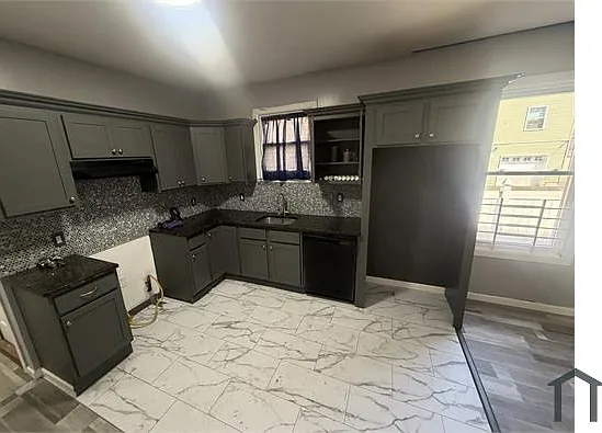 131 Huntington Ter #1 — Photo 3