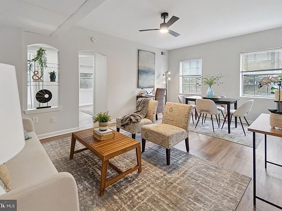 5th image of 1761 N Troy St #9443