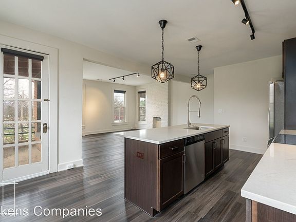 2nd image of 1485 E Broad St #11825726