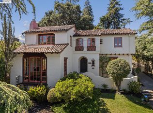 1224 Sunnyhills Rd, Oakland, CA