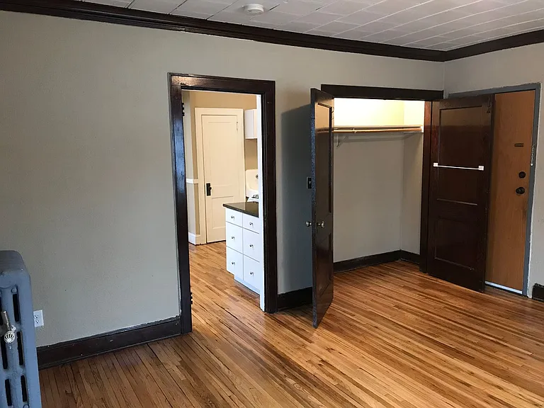 451 Fairview Ave N — Photo 9