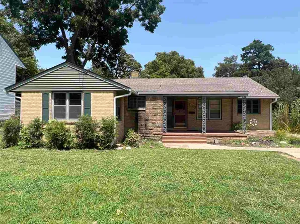 703 E Overbrook Ave, Ponca City, OK 74601