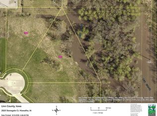 2820 Stonegate Ct, Hiawatha, IA 52233