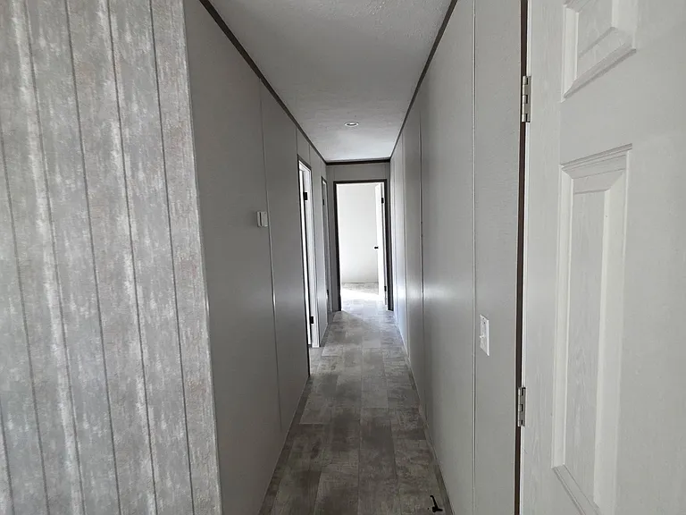 83 Susie Ln — Photo 6