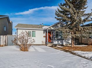 1187 Lakewood Rd N, Edmonton, AB T6K 3Y1