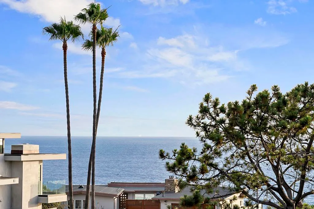 5 bed, 4114 sqft, $52,500 — Photo 3